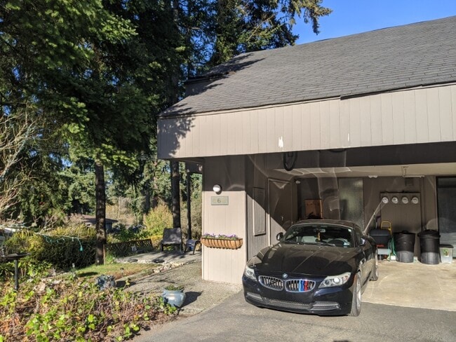property at 13759 NE 69th St