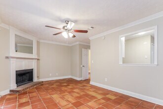 1994 Banks Way in Atlanta, GA - Building Photo - Building Photo