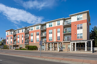 Emerson Hills Apartments in West St. Paul, MN - Foto de edificio - Building Photo