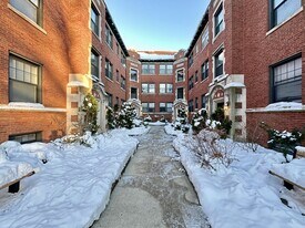 1314 Oak Ave in Evanston, IL - Building Photo