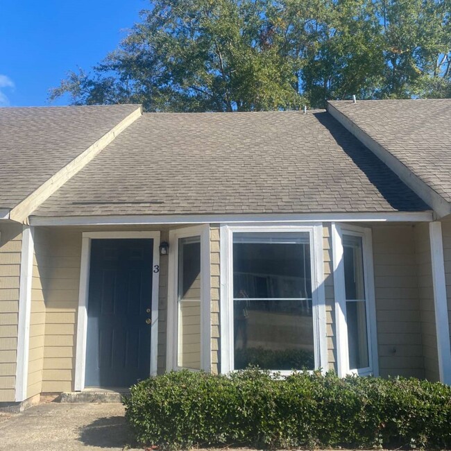 property at 400 Kennon Ln