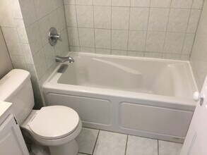 2801 Wayne St in Erie, PA - Foto de edificio - Building Photo