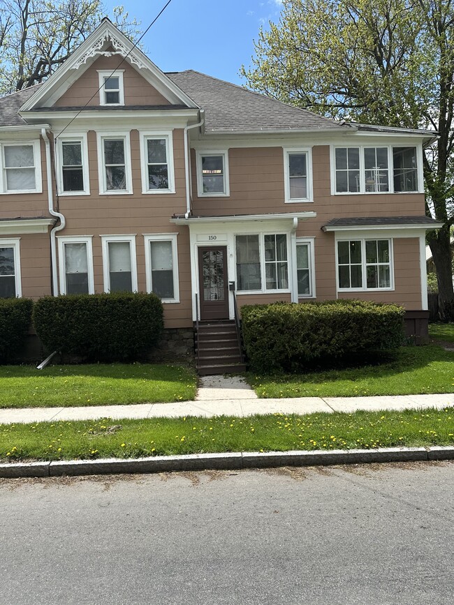 138 Bristol St, Unit Upper