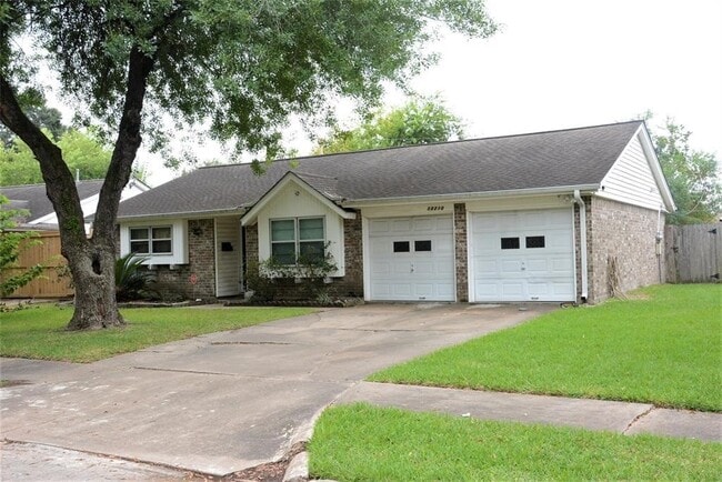 11210 Sageoak Dr