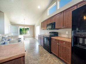 536 S Irving Pl in Kennewick, WA - Building Photo - Building Photo