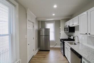 915 Penn St in Harrisburg, PA - Building Photo - Building Photo