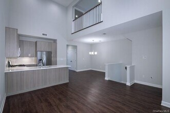 74 Sutton Ct in Mount Sinai, NY - Building Photo - Building Photo
