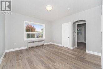 486 Holtby Ave in Burlington, ON - Building Photo - Building Photo