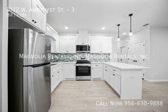 3012 W Amethyst St, Unit 3 in Edinburg, TX - Foto de edificio - Building Photo