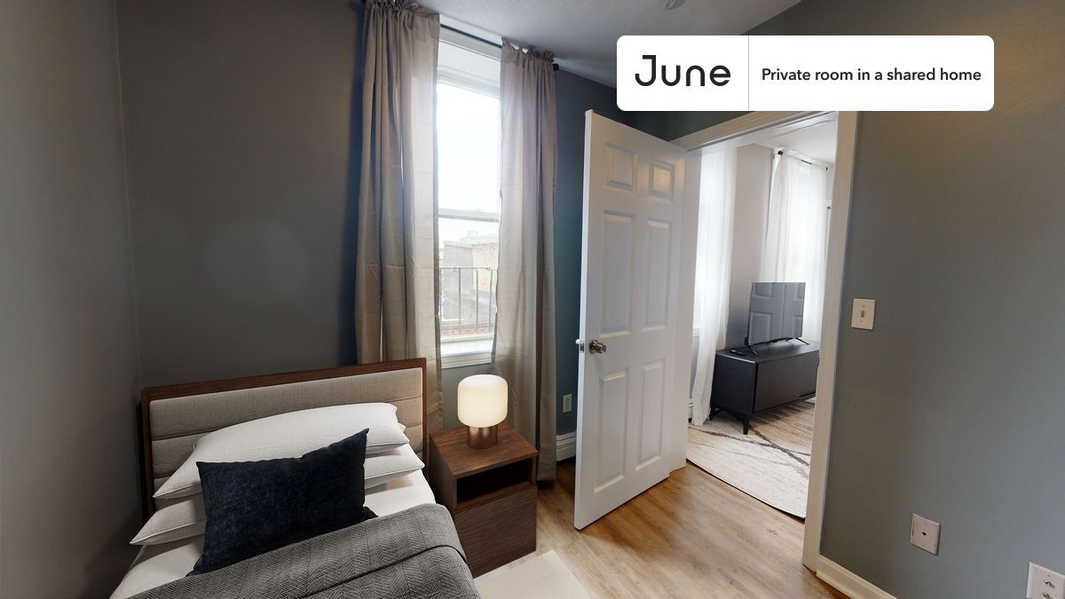 Private bedroom in 3 bed/1 bath Home in Boston, MA - Building Photo