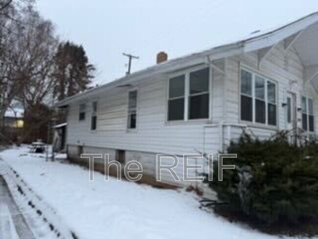 1553 Illinois Ave in Flint, MI - Building Photo - Building Photo