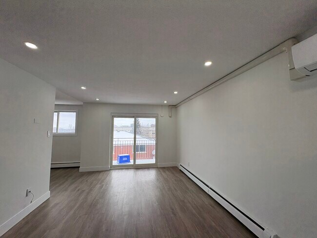 11-107 Chandler Dr in Kitchener, ON - Building Photo - Building Photo