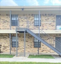 1307 Brown Dr, Unit B