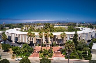 3050 Rue Dorleans, Unit Rue D'O condo in San Diego, CA - Building Photo - Building Photo