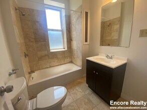 1189 Commonwealth Ave, Unit 6 in Boston, MA - Foto de edificio - Building Photo