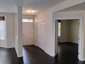1128 Georgetown Way in Vernon Hills, IL - Building Photo - Building Photo