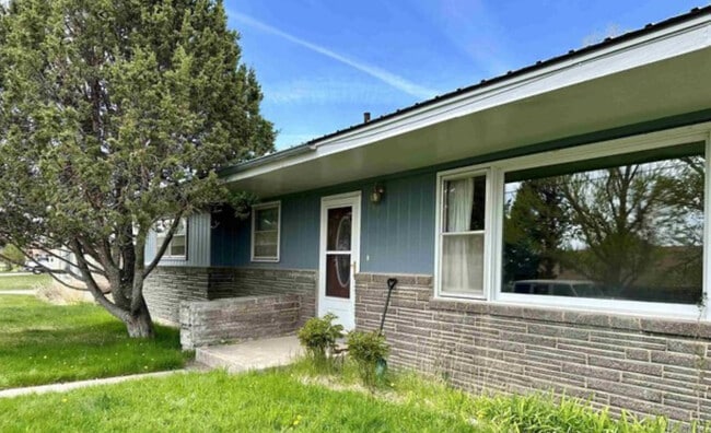property at 806 Range View Ave