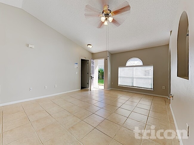 6315 Tabogi Trail in Wesley Chapel, FL - Building Photo - Building Photo