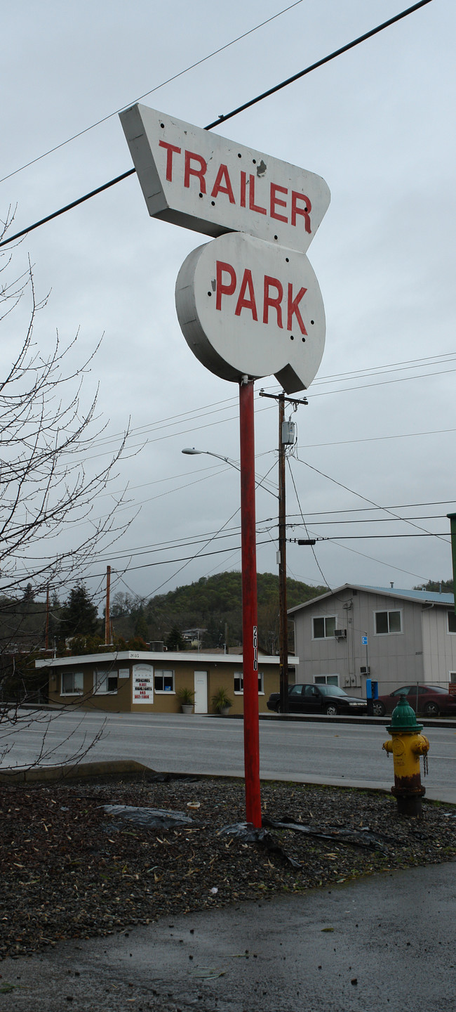 Gilley's Trailer Park in Roseburg, OR - Building Photo - Building Photo