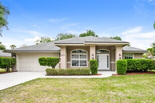 612 Martin Lakes Dr E in Jacksonville, FL - Building Photo