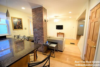 17 Holman St, Unit 1 in Boston, MA - Building Photo - Building Photo