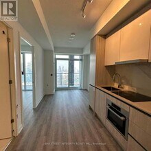 180 Front St E in Toronto, ON - Building Photo - Building Photo