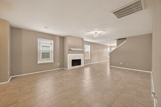 2918 Latch Ln in Houston, TX - Foto de edificio - Building Photo