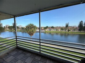 2880 NE 203rd St in Aventura, FL - Building Photo