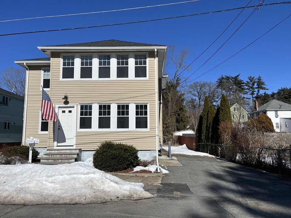 17 Butman St in Hudson, MA - Building Photo