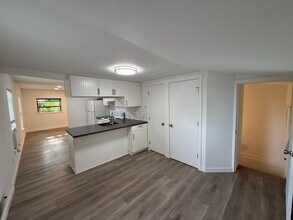 10928 26th Ave SW in Seattle, WA - Building Photo - Building Photo