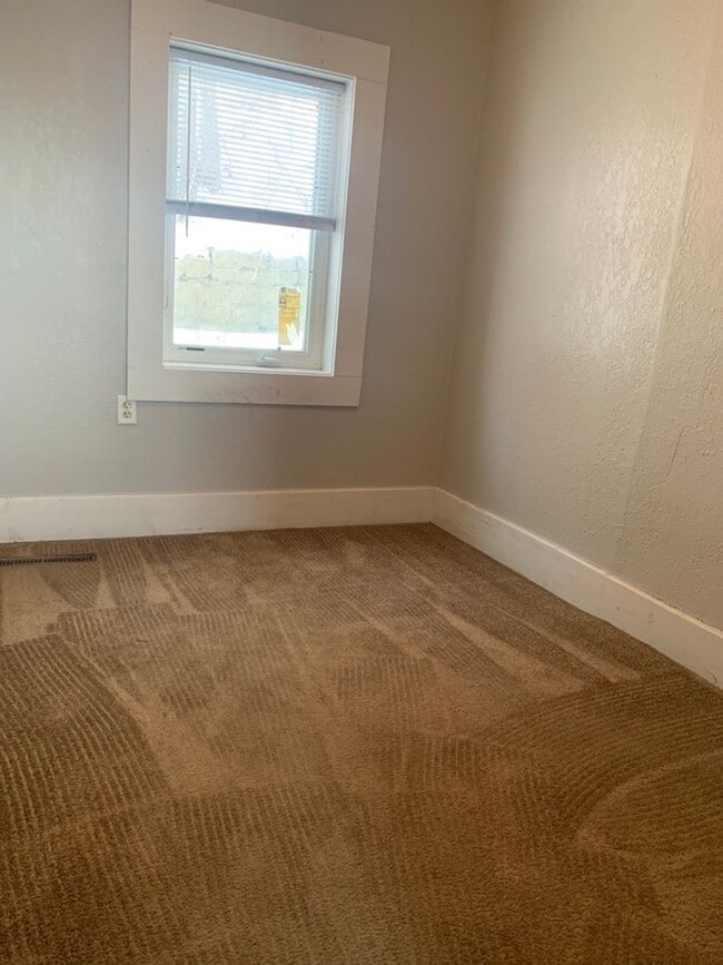 103 Locust St