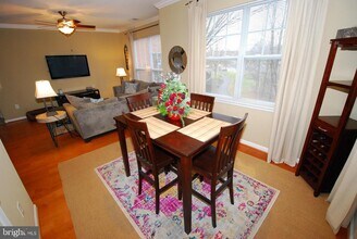 13506 Derry Glen Ct-Unit -103 in Germantown, MD - Building Photo - Building Photo