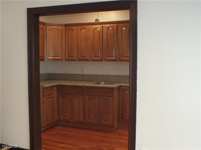 2121 James M Wood Blvd-Unit -# B in Los Angeles, CA - Building Photo - Building Photo