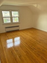 708 Hylan Blvd in Staten Island, NY - Building Photo - Building Photo