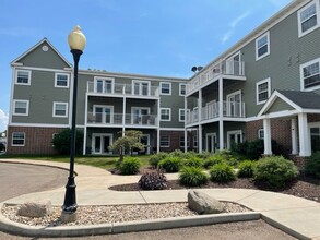 Waunakee Country View in Waunakee, WI - Foto de edificio - Building Photo