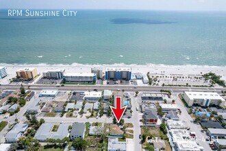 101 143rd Ave in Madeira Beach, FL - Building Photo - Building Photo