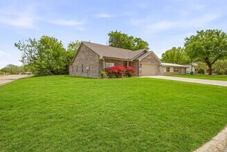 191 Davis Ave in Stephenville, TX - Building Photo - Building Photo