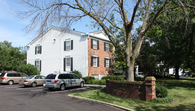 Northhampton Village Condominiums in Columbus, OH - Foto de edificio - Building Photo