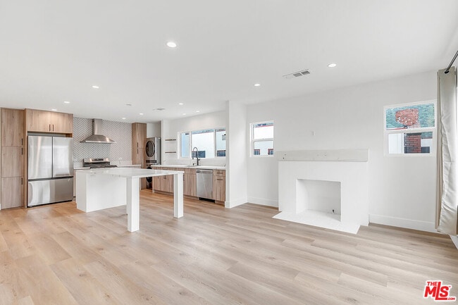 property at 2034 S Palm Grove Ave