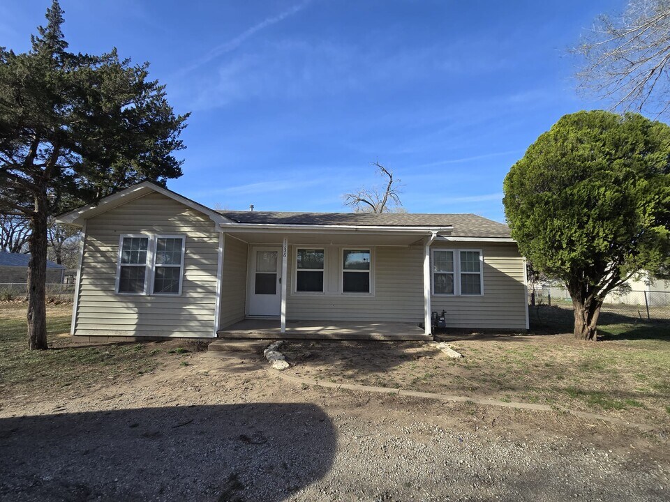 1136 W 47th St N in Wichita, KS - Building Photo