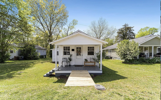 property at 302 Bond St