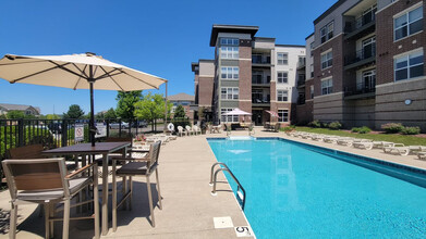 Mirabel Apartments in Madison, WI - Foto de edificio - Building Photo