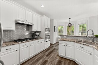7016 Bending Oak Rd in Austin, TX - Building Photo - Building Photo