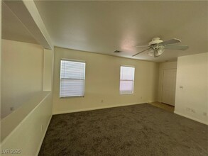 9949 Cerbat Ct in Las Vegas, NV - Building Photo - Building Photo