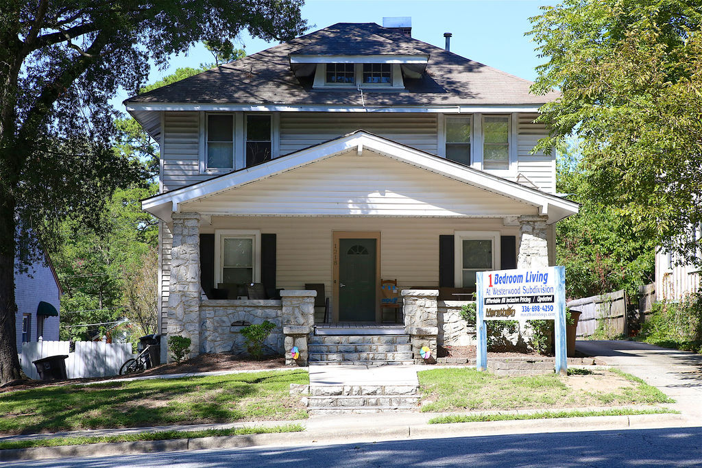 1218 W Market St, Unit 1218-H in Greensboro, NC - Building Photo