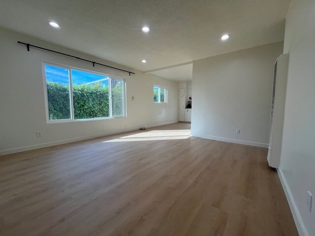 2939 S Bronson Ave, Unit 4 in Los Angeles, CA - Building Photo