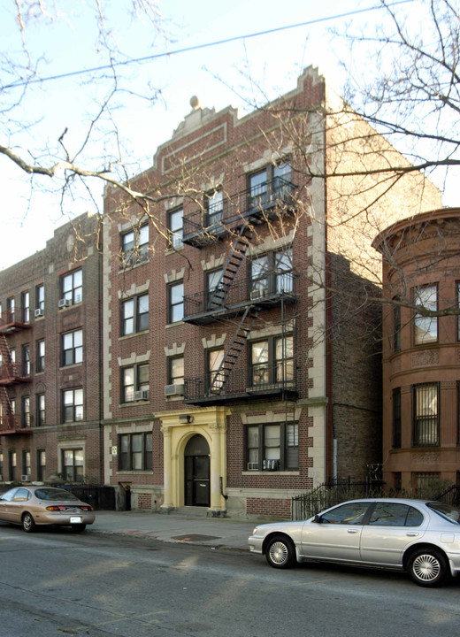 1110 Carroll St in Brooklyn, NY - Building Photo