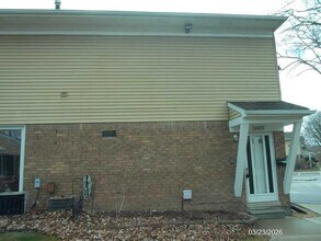 24495 Quad Park Ln in Clinton Township, MI - Building Photo - Building Photo