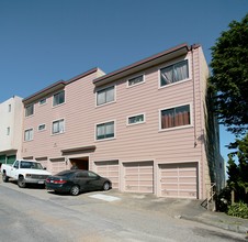 66 Crestline Dr in San Francisco, CA - Building Photo - Building Photo