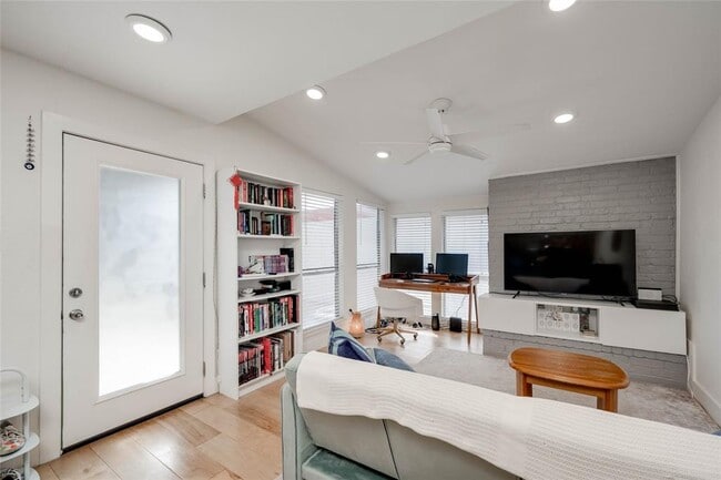 property at 909 Reinli St